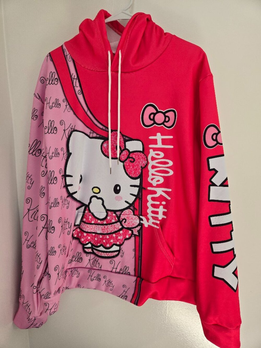 Hello Kitty Pink Red Split Color Graphic Hoodie Character Sweatshirt Size XL
